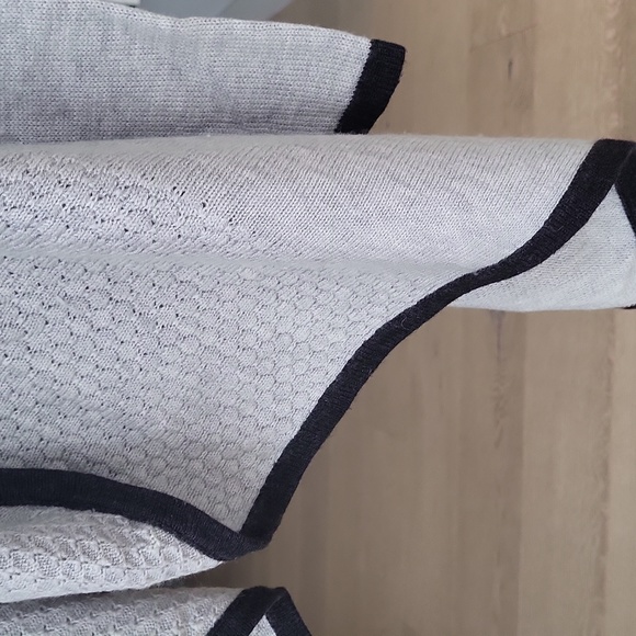 Elegant Cardigan - Picture 3 of 8